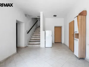 Prodej zemědělské usedlosti, Hluboké Dvory, 951 m2