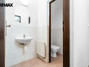 Prodej zemědělské usedlosti, Hluboké Dvory, 951 m2