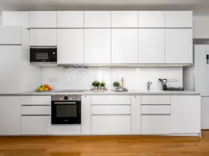 Prodej bytu 3+kk, Praha - Vinohrady, Laubova, 76 m2