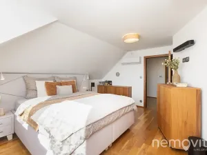 Prodej rodinného domu, Jesenice, Zvonková, 230 m2