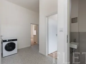 Prodej bytu 2+kk, Praha - Holešovice, U vody, 45 m2
