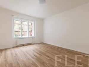 Prodej bytu 2+1, Praha - Holešovice, Tusarova, 69 m2