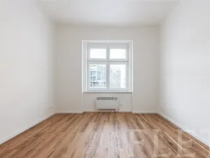 Prodej bytu 2+kk, Praha - Holešovice, U Uranie, 49 m2