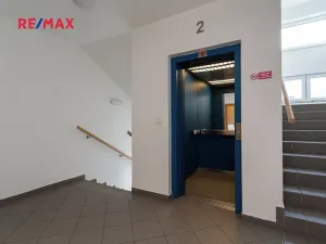 Pronájem bytu 2+kk, Praha - Strašnice, Názovská, 52 m2