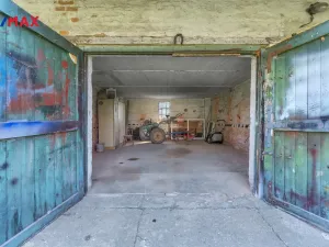 Prodej rodinného domu, Bašnice, 864 m2