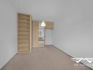 Pronájem bytu 2+kk, Praha - Kobylisy, Kobyliské náměstí, 56 m2