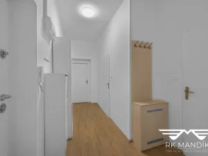 Pronájem bytu 2+kk, Praha - Kobylisy, Kobyliské náměstí, 56 m2