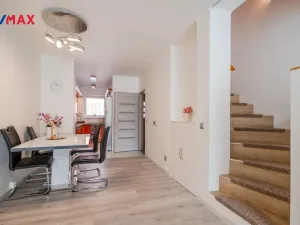 Pronájem rodinného domu, Nupaky, K Parku, 115 m2