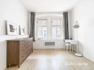 Pronájem bytu 1+1, Praha - Vršovice, Sevastopolská, 43 m2