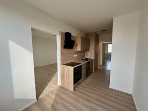 Pronájem bytu 3+1, Praha - Troja, Krynická, 72 m2