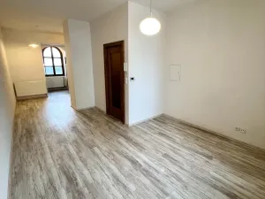 Pronájem bytu 1+kk, Jindřichův Hradec, Kostelní, 36 m2