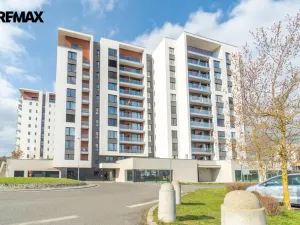 Pronájem garážového stání, Praha - Hrdlořezy, V třešňovce, 13 m2