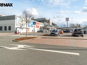Pronájem garážového stání, Praha - Hrdlořezy, V třešňovce, 13 m2