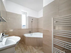 Pronájem bytu 2+kk, Pardubice - Zelené Předměstí, V Ráji, 59 m2