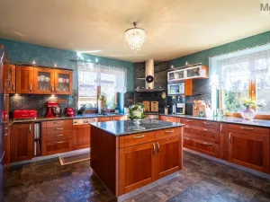 Prodej rodinného domu, Lužice, 372 m2