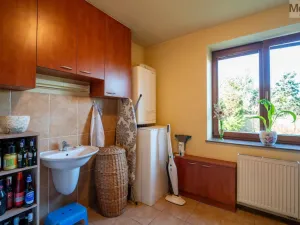 Prodej rodinného domu, Lužice, 372 m2