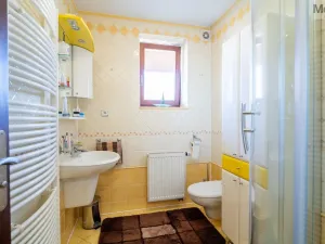 Prodej rodinného domu, Lužice, 372 m2