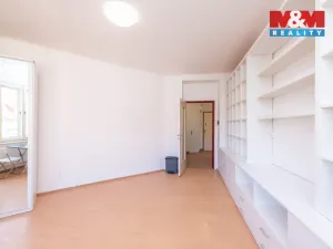 Pronájem bytu 1+kk, Praha - Dejvice, Kafkova, 33 m2