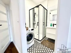 Pronájem bytu 2+kk, Praha, Na Jezerce, 40 m2