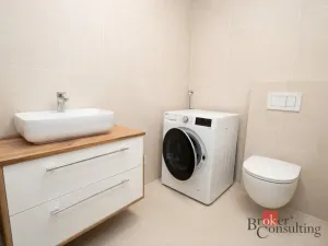 Pronájem bytu 2+kk, Praha - Kobylisy, Hlaváčova, 48 m2