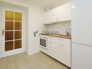 Pronájem bytu 1+kk, Praha, Rostovská, 22 m2