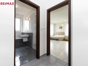 Pronájem bytu 1+kk, Praha - Stodůlky, Svitákova, 32 m2