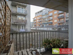 Pronájem bytu 2+kk, Praha, Janýrova, 57 m2