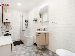 Prodej bytu 3+kk, Karlovy Vary, Bulharská, 94 m2