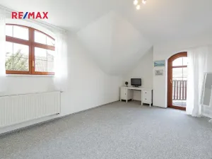 Prodej bytu 6+kk a větší, Tuchoměřice, Ke Statenicím, 347 m2