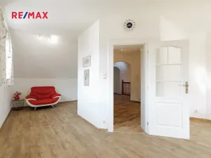 Prodej bytu 6+kk a větší, Tuchoměřice, Ke Statenicím, 347 m2