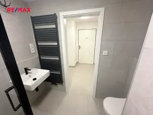 Pronájem bytu 2+kk, Praha - Strašnice, Strančická, 48 m2