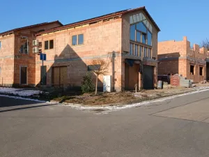 Prodej bytu 3+kk, Holubice, 81 m2