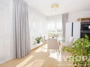 Pronájem rodinného domu, Velké Přílepy, Seifertova, 170 m2