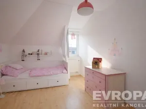 Pronájem rodinného domu, Velké Přílepy, Seifertova, 170 m2