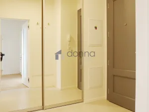 Pronájem bytu 2+kk, Praha, Jeseniova, 47 m2