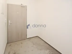 Pronájem bytu 1+kk, Praha, Kabešova, 33 m2