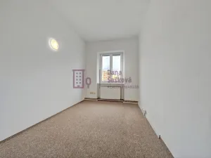 Pronájem bytu 3+kk, Jindřichův Hradec - Jindřichův Hradec II, Sládkova, 61 m2