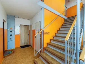 Prodej bytu 3+kk, Praha - Prosek, Lovosická, 67 m2