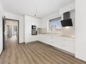 Pronájem bytu 3+kk, Praha, Čakovická, 85 m2