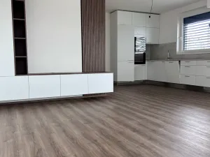 Pronájem bytu 3+kk, Praha, Čakovická, 85 m2