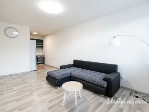 Pronájem bytu 2+kk, Praha - Hloubětín, Kardašovská, 42 m2