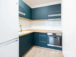 Pronájem bytu 2+kk, Praha - Hloubětín, Kardašovská, 42 m2