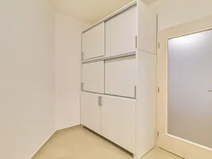 Pronájem kanceláře, Uherské Hradiště, Stojanova, 63 m2