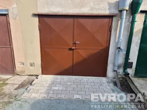 Pronájem garáže, Kolín, Zborovská, 19 m2