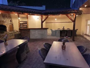 Prodej obchodního prostoru, Příbram - Příbram VI-Březové Hory, náměstí J. A. Alise, 450 m2