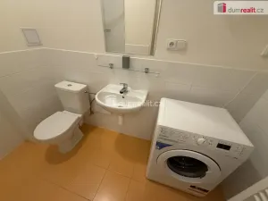 Pronájem bytu 1+kk, Praha - Smíchov, Moulíkova, 30 m2