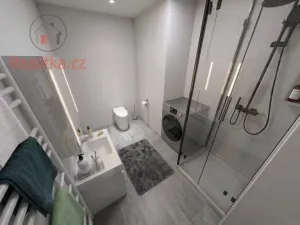 Prodej bytu 2+kk, Mělník, Vlasákova, 58 m2