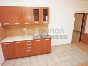 Pronájem kanceláře, Neratovice, 514 m2