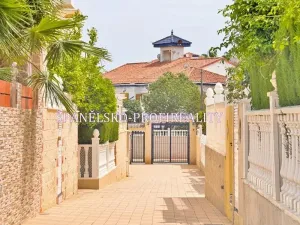 Prodej bytu 4+kk, Torrevieja, Španělsko, 57 m2