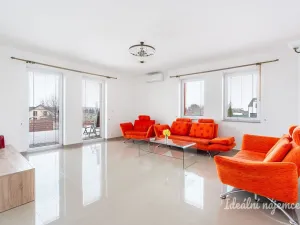 Pronájem rodinného domu, Šestajovice, Sukova, 204 m2